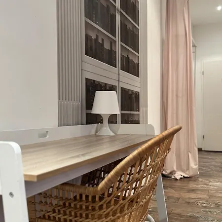 Grosses Loft In Direkt An Der U79, Naehe Hauptbahnhof Apartmán *