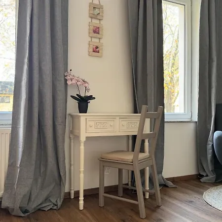 Grosses Loft In Direkt An Der U79, Naehe Hauptbahnhof Apartmán