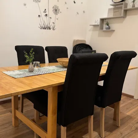 Grosses Loft In Direkt An Der U79, Naehe Hauptbahnhof Apartmán