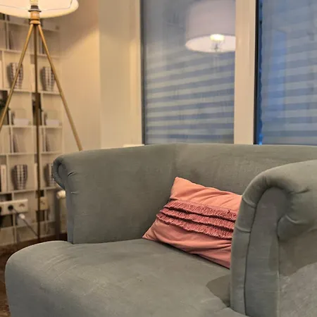 Grosses Loft In Direkt An Der U79, Naehe Hauptbahnhof Apartmán