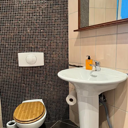 Apartmán Grosses Loft In Direkt An Der U79, Naehe Hauptbahnhof *