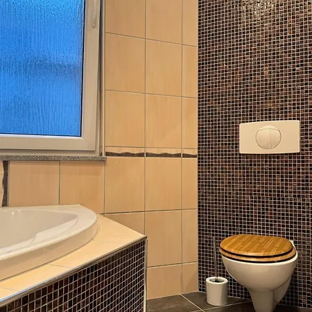 Grosses Loft In Direkt An Der U79, Naehe Hauptbahnhof *