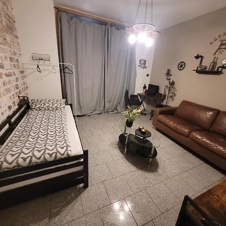 Grosses Loft In Direkt An Der U79, Naehe Hauptbahnhof アパート *