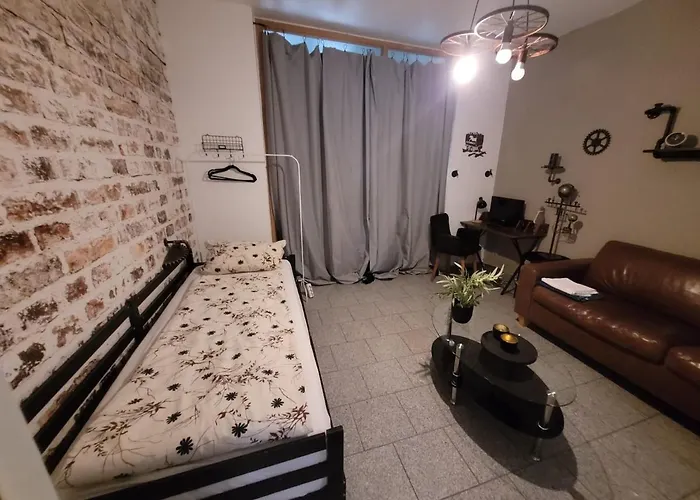 Grosses Loft In Direkt An Der U79, Naehe Hauptbahnhof Appartement